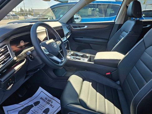 New 2025 Volkswagen Atlas SEL image 23