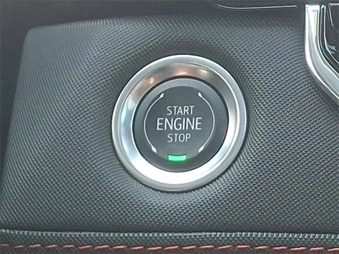 Used 2025 Chevrolet Colorado Z71 w/ Technology Package image 23