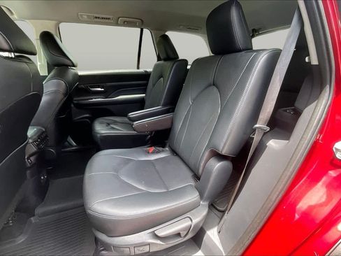 Certified 2024 Toyota Grand Highlander FWD image 27