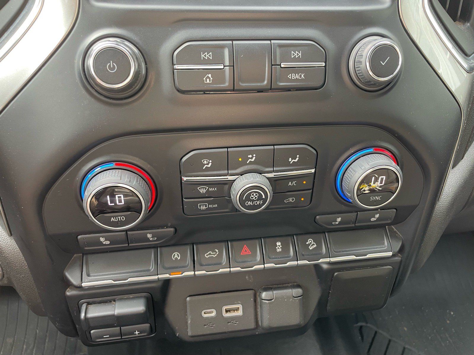 Used 2021 Chevrolet Silverado 1500 RST AWD/4WD image 10
