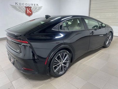 Used 2023 Toyota Prius XLE image 6