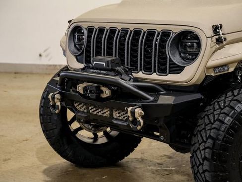 Used 2025 Jeep Wrangler Unlimited Rubicon w/ Technology Group image 23