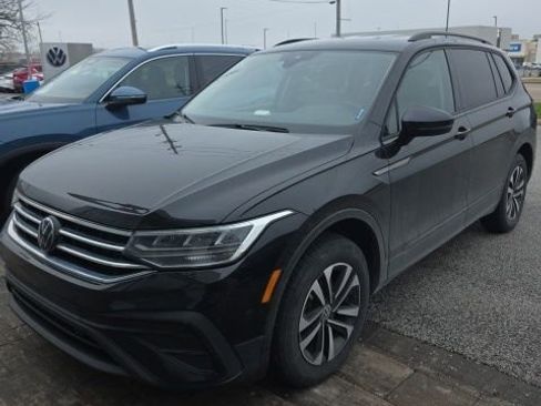 Used 2024 Volkswagen Tiguan S image 1