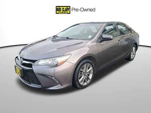 Used 2017 Toyota Camry XSE image 1