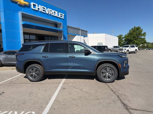 New 2026 Chevrolet Traverse LT AWD/4WD image 2