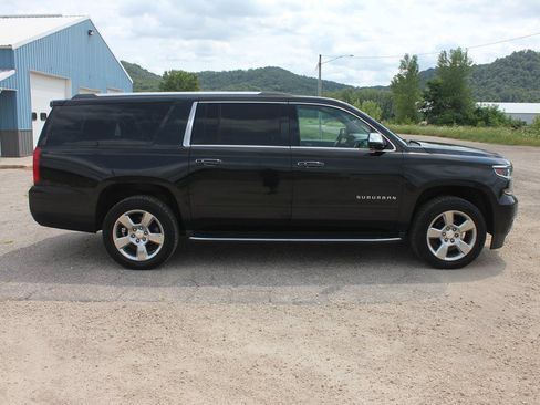 Used 2017 Chevrolet Suburban Premier AWD/4WD image 4