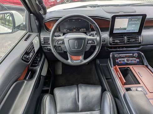 Used 2021 Lincoln Navigator Reserve AWD/4WD image 18