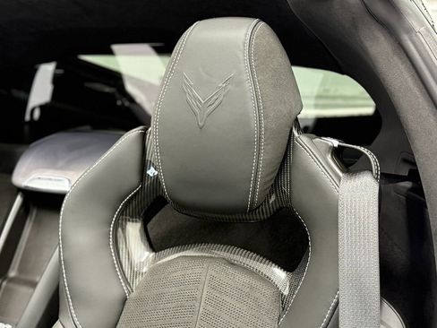 Used 2024 Chevrolet Corvette Stingray Premium Cpe w/ Stealth Interior Trim Package image 15