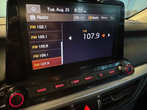 Used 2022 Kia Forte LXS w/ LXS Technology Package FWD image 12