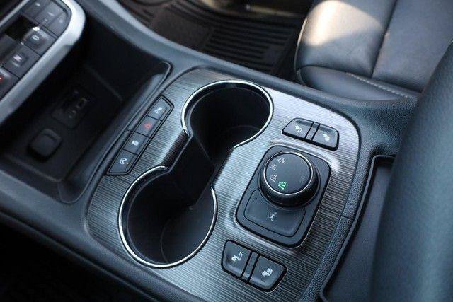 Used 2023 GMC Acadia SLT AWD/4WD image 18