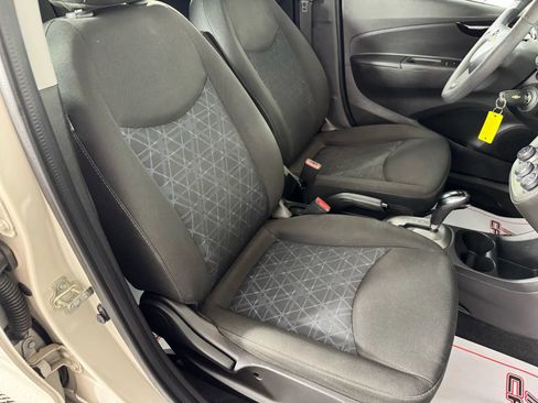 Used 2021 Chevrolet Spark LT image 30