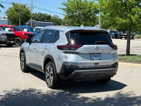 Used 2023 Nissan Rogue SV w/ SV Premium B Package AWD/4WD image 10