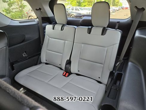 Used 2021 Ford Explorer XLT w/ Equipment Group 202A AWD/4WD image 12