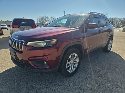 Used 2019 Jeep Cherokee Latitude w/ Popular Appearance Group image 1