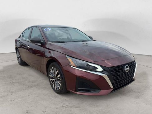 Used 2025 Nissan Altima 2.5 SV AWD/4WD image 10