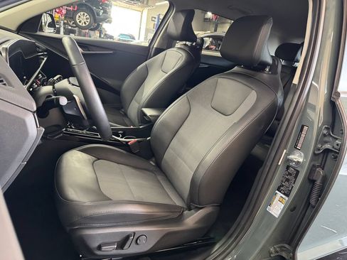 Used 2023 Kia Niro Wind w/ Wind Preserve Package FWD image 17