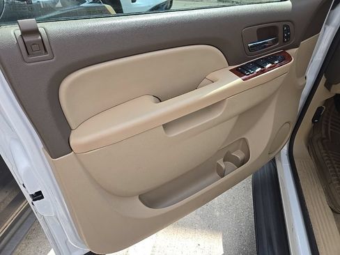 Used 2014 GMC Yukon XL SLT RWD image 10
