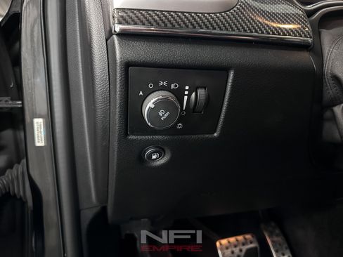Used 2016 Jeep Grand Cherokee SRT AWD/4WD image 36