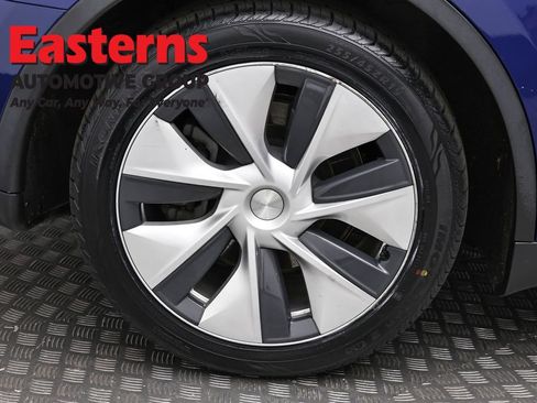 Used 2021 Tesla Model Y Long Range image 25