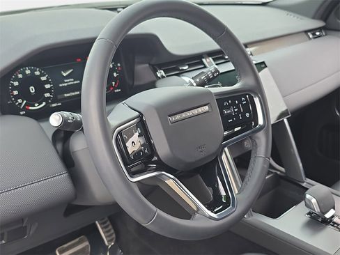 Certified 2025 Land Rover Discovery Sport Dynamic SE image 18