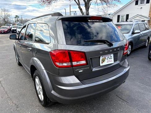 Used 2013 Dodge Journey SE image 2
