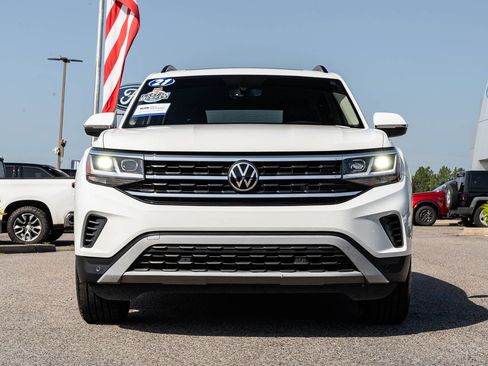 Used 2021 Volkswagen Atlas SE w/ Panoramic Sunroof Package FWD image 2