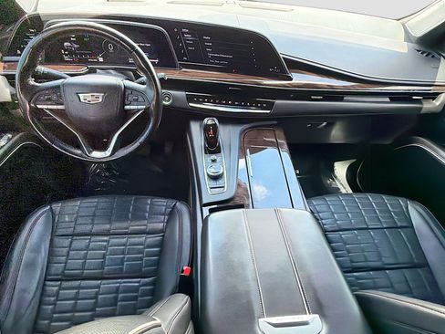 Used 2022 Cadillac Escalade Premium Luxury Platinum AWD/4WD image 17