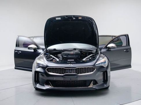 Used 2019 Kia Stinger GT1 AWD/4WD image 16