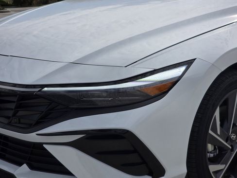 New 2026 Hyundai Elantra Limited image 6