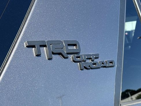 Used 2020 Toyota 4Runner TRD Off-Road AWD/4WD image 10