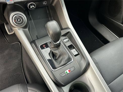 Used 2024 Alfa Romeo Tonale Veloce w/ Premium Interior Package image 22