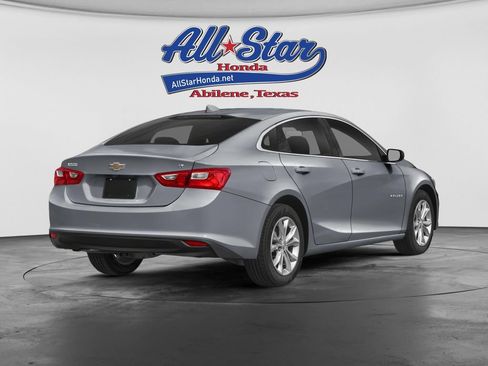 Used 2024 Chevrolet Malibu LT FWD image 2
