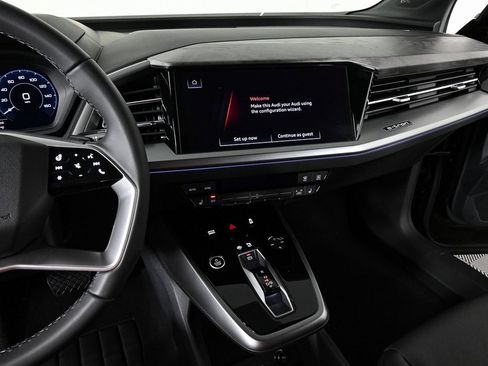 New 2025 Audi Q4 e-tron Prestige image 13