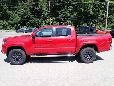 Certified 2023 Toyota Tacoma SR5 AWD/4WD image 6