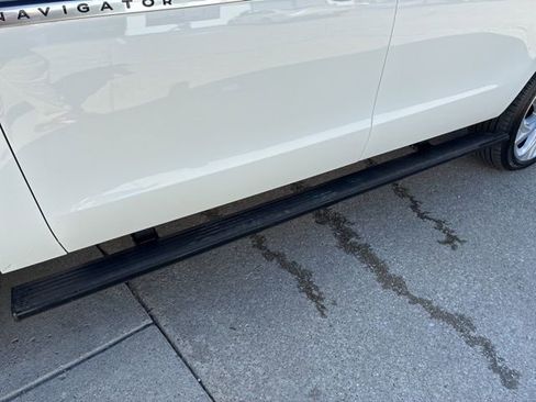 Used 2025 Lincoln Navigator L Reserve image 7