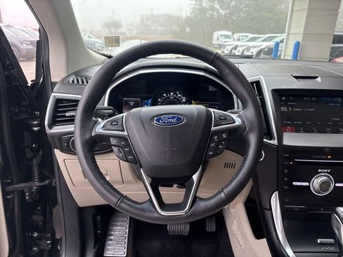 Used 2017 Ford Edge Titanium image 14