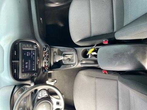 Used 2023 Kia Soul LX w/ LX Technology Package image 15