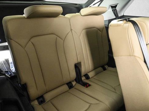 Certified 2025 Audi Q7 3.0T Premium Plus image 22