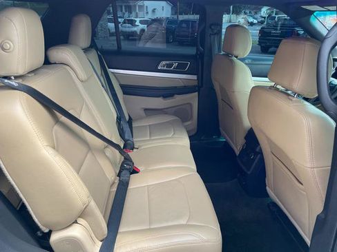 Used 2016 Ford Explorer XLT w/ Equipment Group 202A AWD/4WD image 34