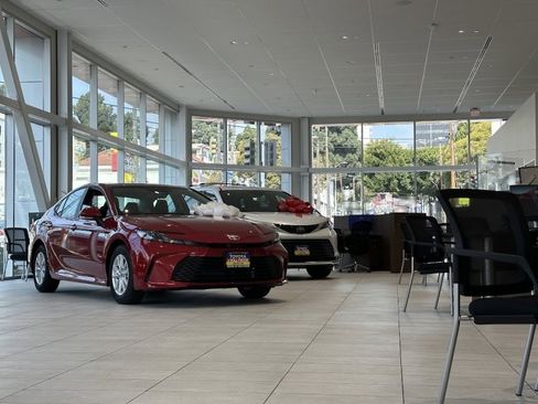 Used 2022 Toyota Corolla XSE image 30