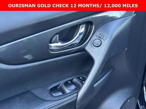 Used 2017 Nissan Rogue S image 17