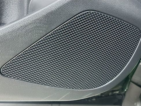 Used 2022 Toyota Corolla Cross XLE image 18