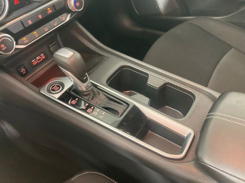 Used 2025 Nissan Sentra SV FWD image 9