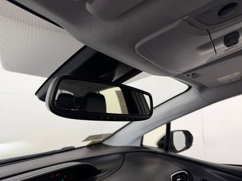 Used 2019 Toyota Prius Prime Advanced image 17