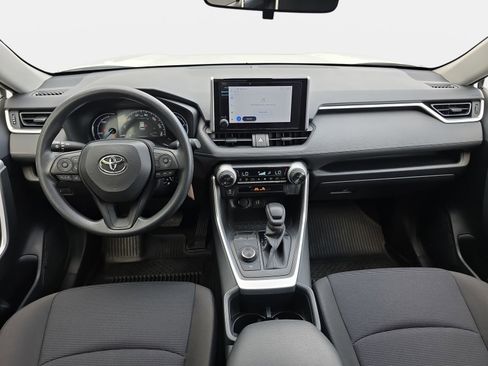 Used 2025 Toyota RAV4 LE AWD/4WD image 9