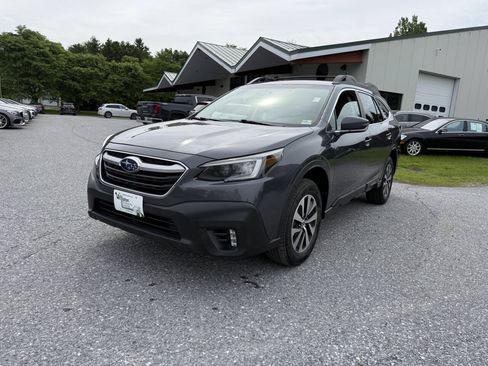 Used 2020 Subaru Outback Premium AWD/4WD image 1