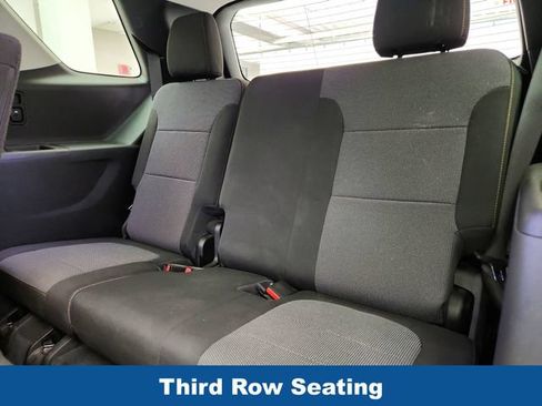 Used 2021 Chevrolet Traverse LS FWD image 20