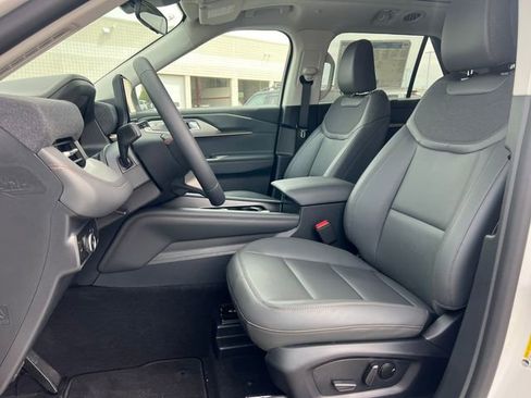 New 2026 Ford Explorer Active w/ Active Comfort Package AWD/4WD image 3