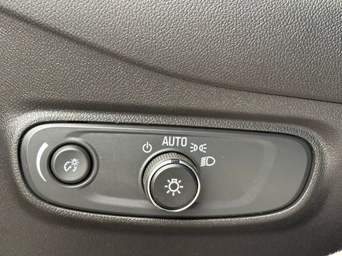 Used 2024 Chevrolet Equinox LS w/ LS Convenience Package FWD image 32