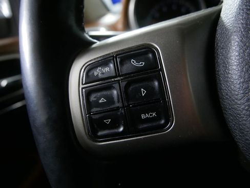 Used 2013 Jeep Grand Cherokee Overland Summit image 19